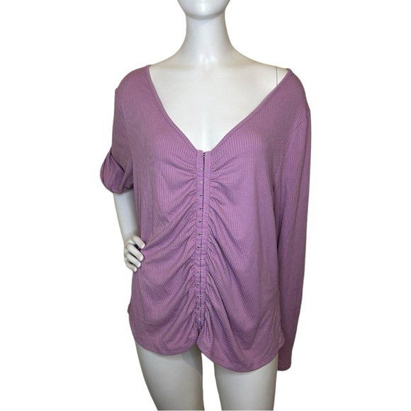 Hippie Rose Trendy Plus Size Ruched Hook-and-Eye-Front Top 1X & 2X - Picture 1 of 10